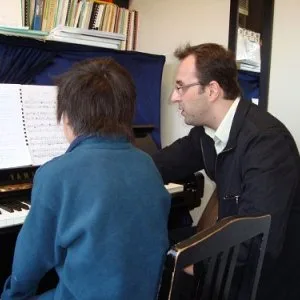 Looking for guitar teacher in auckland