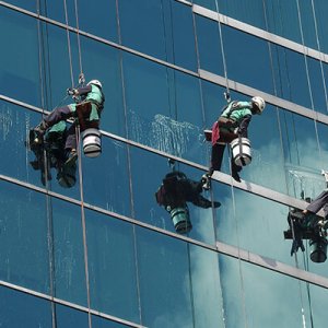 Rope access facade cleaning services