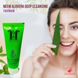 Green essence: mono pharmacare s neem aloe vera facewash blend