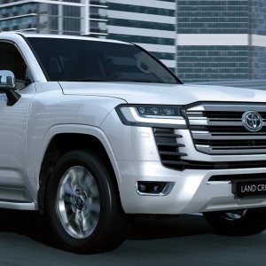 Toyota land cruiser 300 mileage