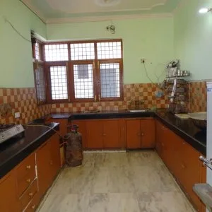 Pg for girls in mukherjee nagar delhi
