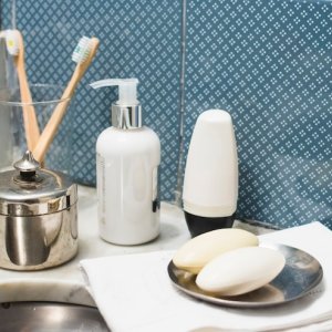 Complete bathroom set