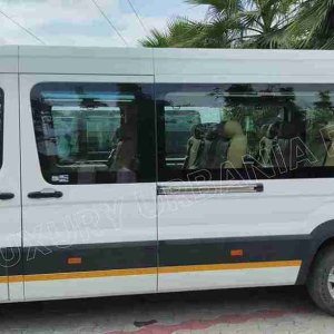 Force urbania rental for travel in delhi