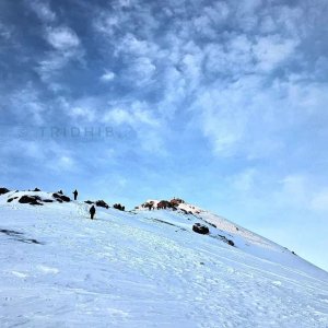 Explore the Kedarkantha trek with Himalaya shelter!