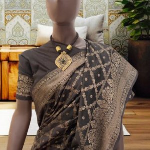 Graceful handloom silk sarees for every occasion