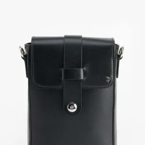 Trendy & durable messenger bags for men – explore the latest sty