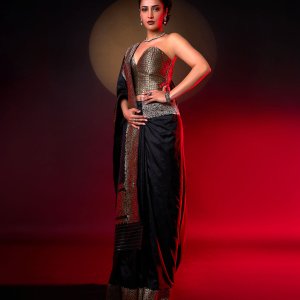 Buy silk sarees online – elegant designs, best prices