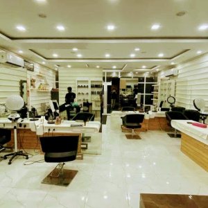 Best ladies salon in neb sarai for beauty & bridal services