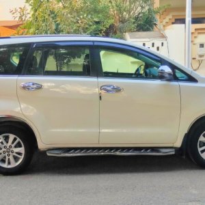 Innova crysta hire jaipur – luxury & comfort ride