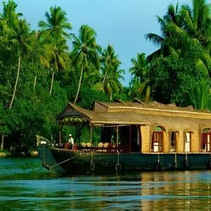 Kerala tour packages for family