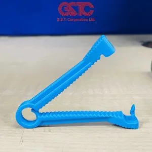 Medical-grade cord clamp for newborn protection