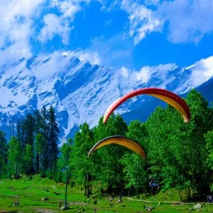 Paragliding in manali