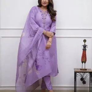 Aardiva: women emroidered straight kurta set