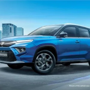 Top urban cruiser hyryder dealers in jalandhar for smooth car bu