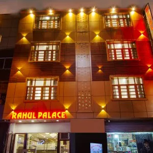 Good hotel near ganga ram hospital