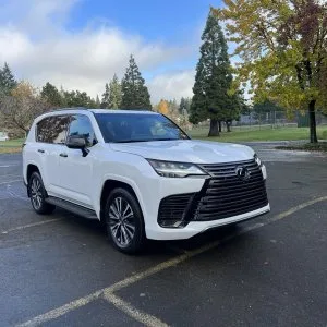 Neatly 2022 lexus lx 600 premium