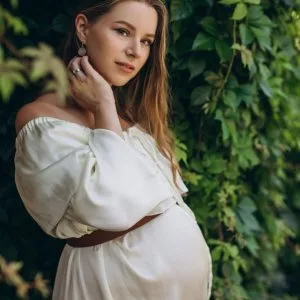 Book trusted maternity photographers in greater noida
