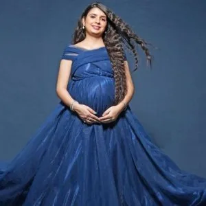 Book trusted maternity photographers in bangalore