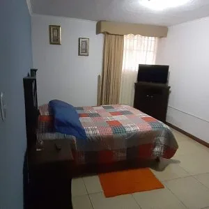 Se alquila habitación totalmente amueblada en casa equipada