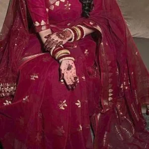 Red jamdani sarees unite the best of weaving with artistical fea