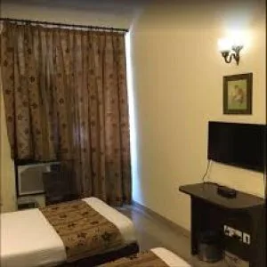 Well-maintained flat in noida sector 121 available for rent