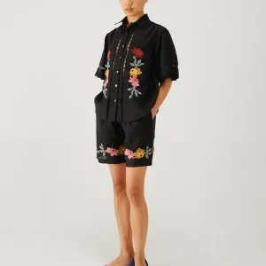 Discover stylish travel outfits for every journey