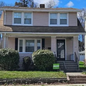 Lovely single family colonial home for rent