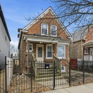 2BED 1217 n harding ave 2 chicago il 60651 700monthly