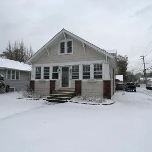 3bed for rent 3217 ann st lansing il 60438 800montly