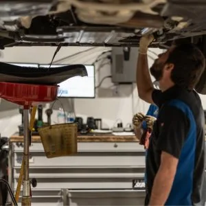 Ward auto total auto care offers professional oil change service