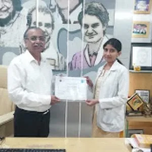 Dr rachana tiwari eye specialist in chinchwad eye clinic