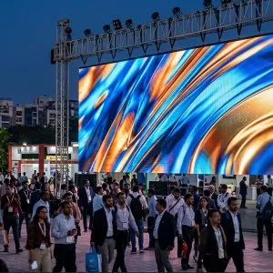 Outdoor active led display