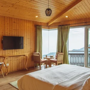 Stay near mall road with comfort and scenic views