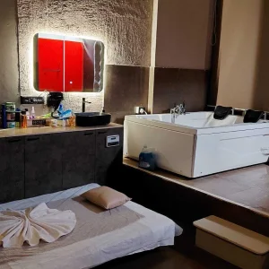 Rica spa in malad