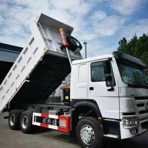 10m tipper truck for hire with operator 0782408028