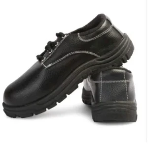 Safety shoes tiger for reliable construction site protection