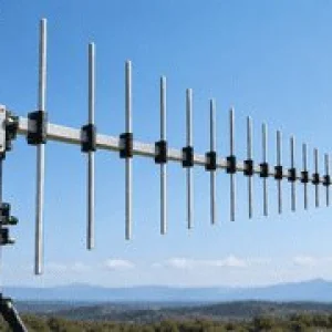 Military log periodic dipole antennas for wideband use